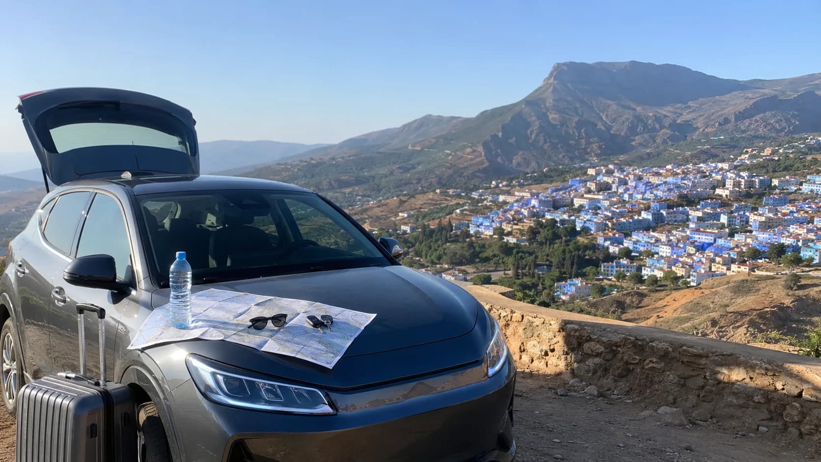 Marrakech a Chefchaouen in Auto: Guida al Lungo Viaggio nella Città Blu